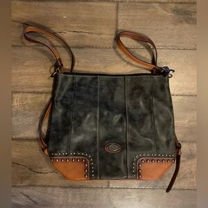 Elegant Black and Tan Women's Shoulder Bag